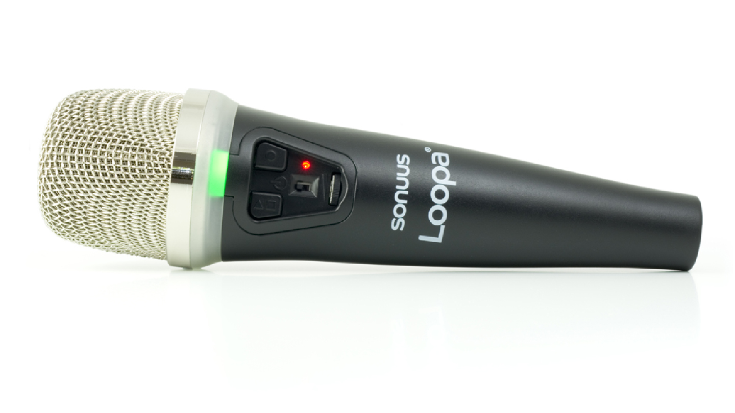 LOOPA permet d'enregistrer des voix, de les reproduire en boucle et de chanter par-dessus. Caractéristique cardioïde, préamplificateur à faible bruit, 13 min. d'enregistrement